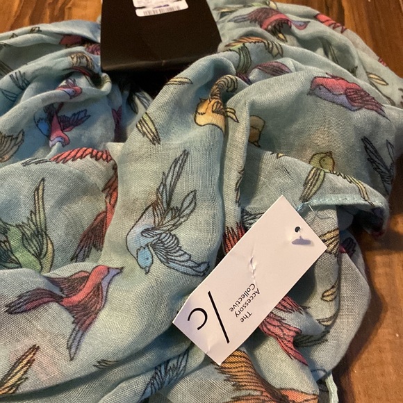 NWT eternity loop scarf, lightweight, bird pattern - Picture 4 of 4